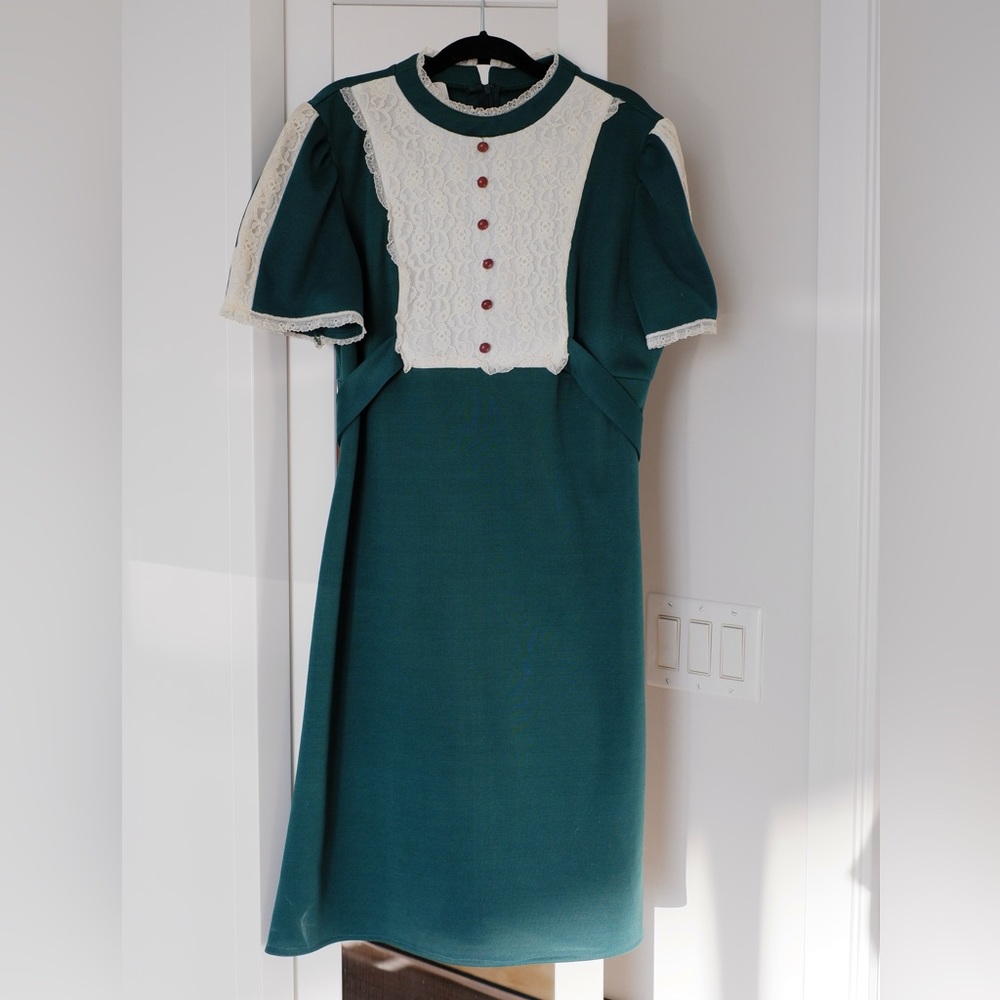 Vintage Emerald Green Dress with Lace Details